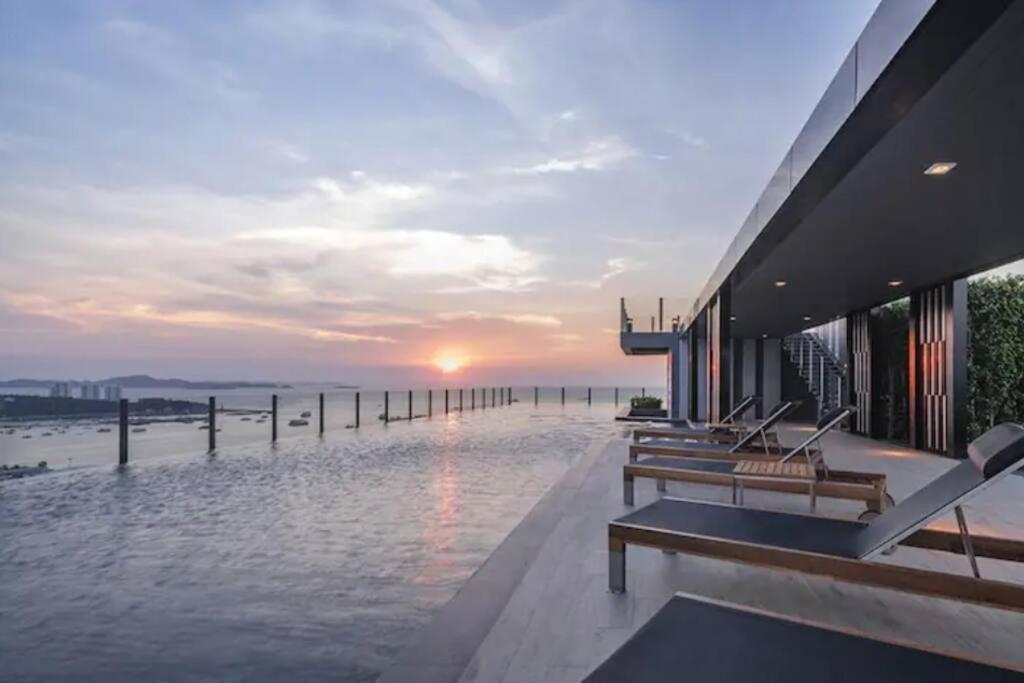 Apartment The Base 2bed King&queen With Infinity Pool Pattaya